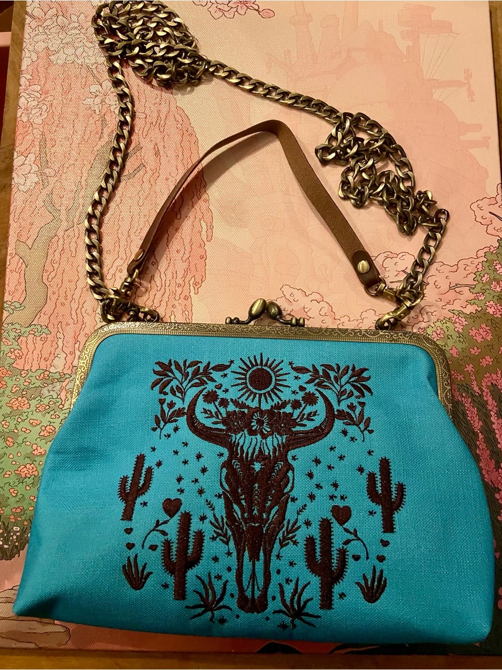 Western Cow Skull Kisslock Bag - Picture 2 of 4